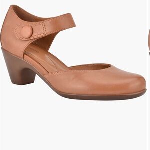 Easy Spirit Clarice Women's Brown Pump Luggage Leather color.